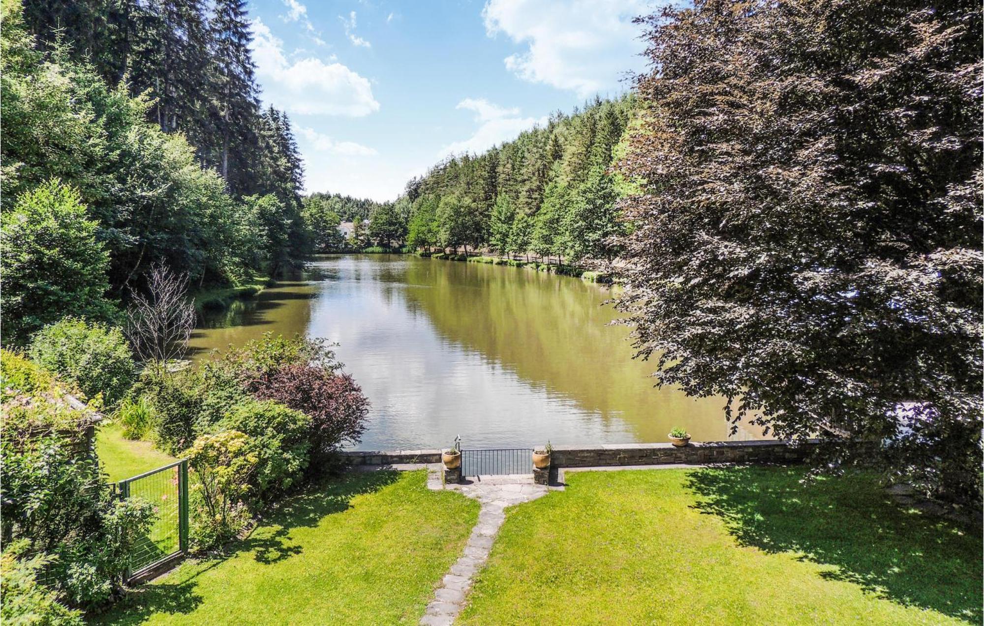 Ferienwohnung Mit Seeblick Aldrans Dış mekan fotoğraf